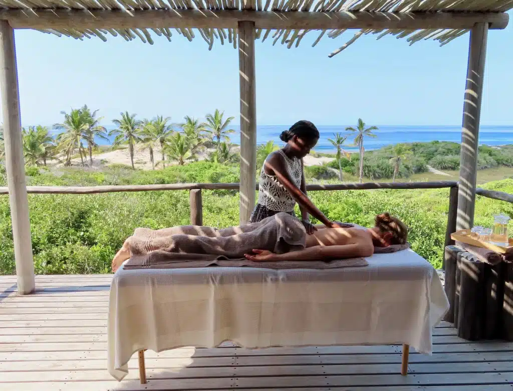 Mozambique - Massinga Beach & Morrungulo - massage